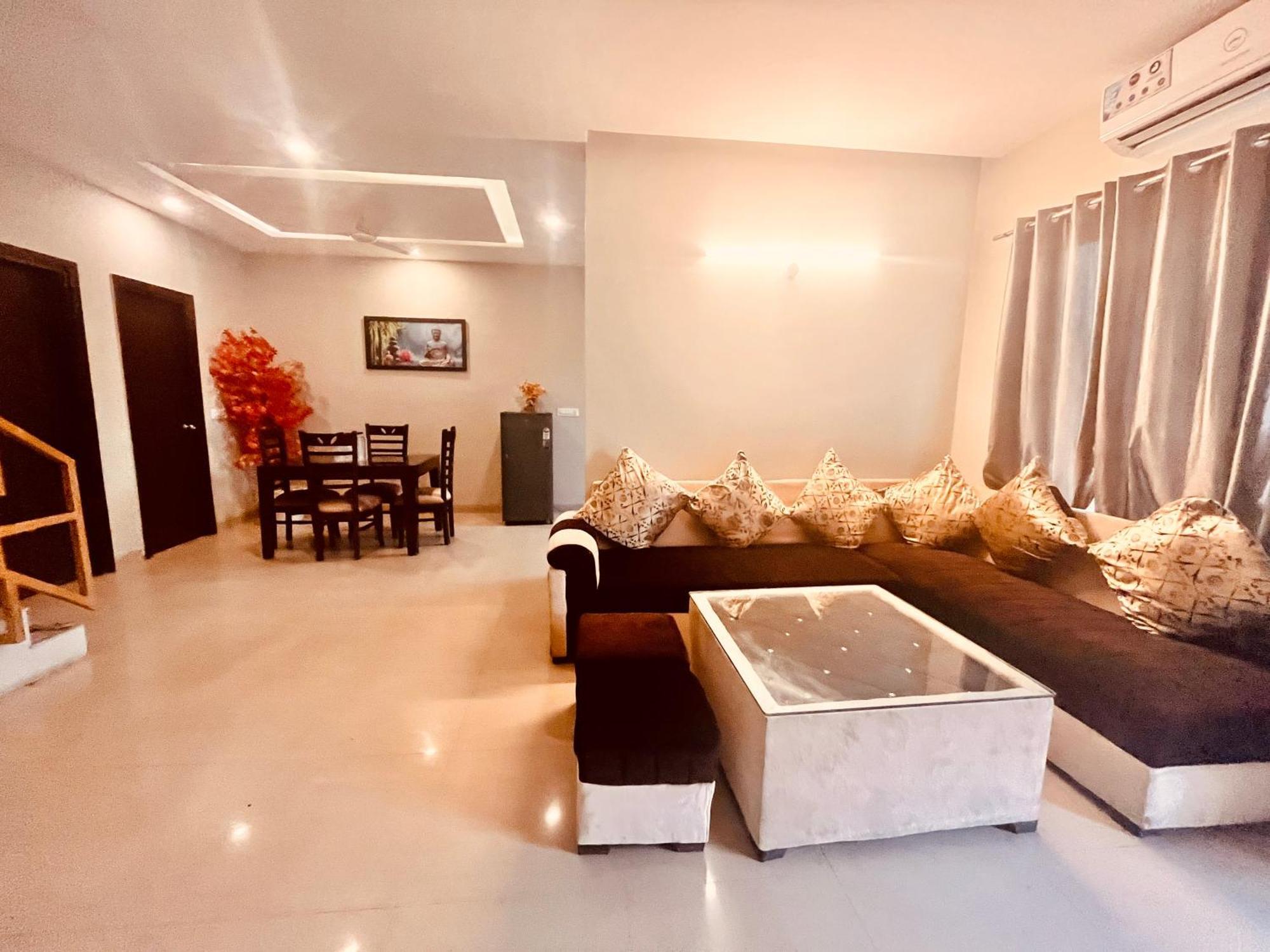 Pearl Grand Boutique Cottage In Omaxe Anandam Vrindavan - #Premium Ac Rooms With Balcony #Big Parking #Lift #Garden #Peaceful Area #Near Prem Mandir #Property Of The Year #Most Awarded Exterior foto