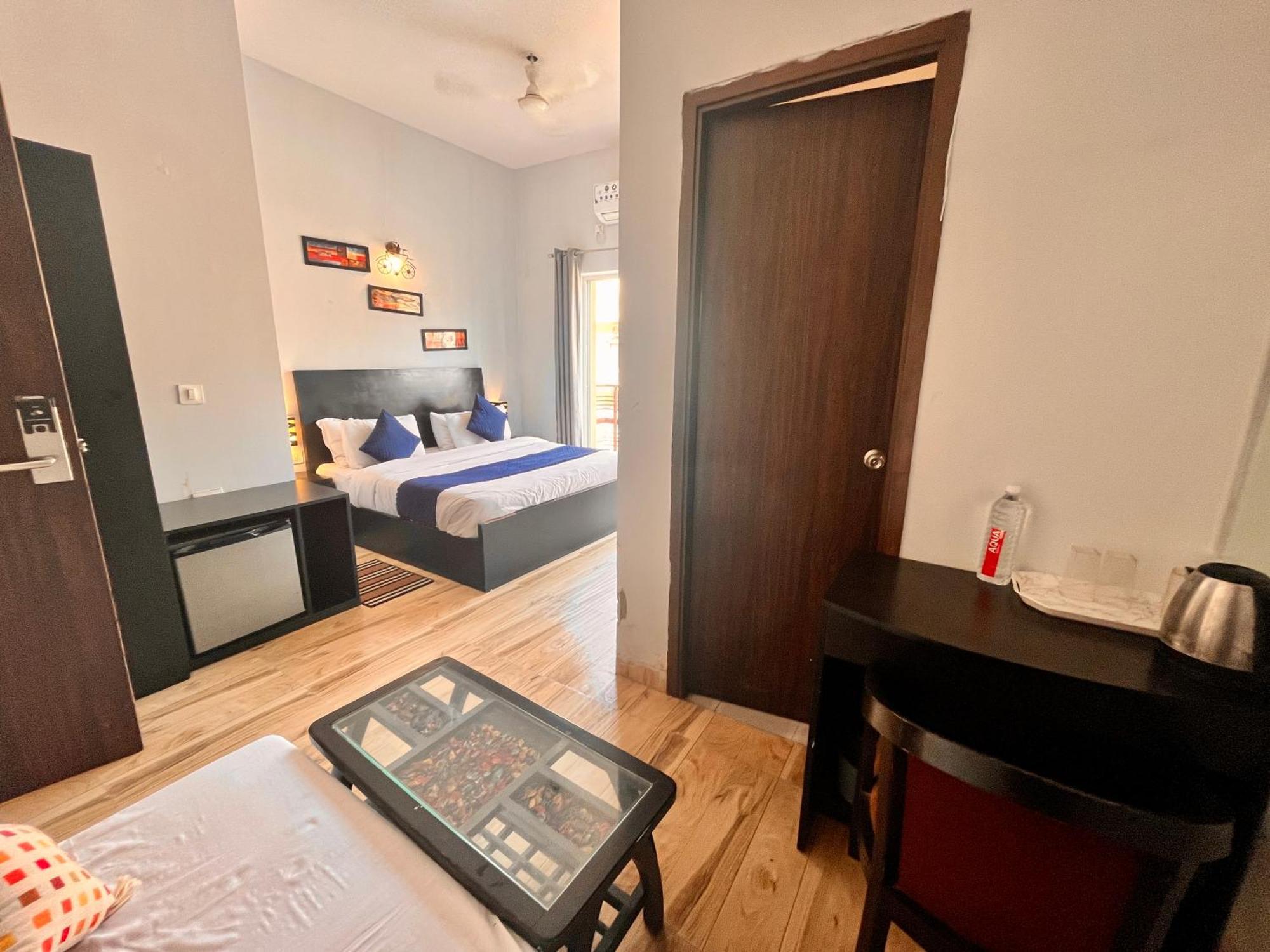 Pearl Grand Boutique Cottage In Omaxe Anandam Vrindavan - #Premium Ac Rooms With Balcony #Big Parking #Lift #Garden #Peaceful Area #Near Prem Mandir #Property Of The Year #Most Awarded Exterior foto